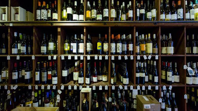 Riskant alcoholgebruik komt vaker voor bij workaholics   volkskrant.nl/wetenschap/har…