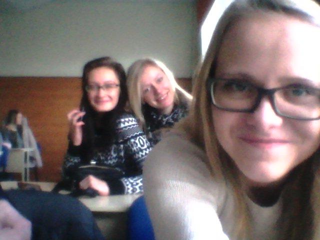Mairita_R's tweet photo. Tas saucas-esam eksāmenā 😂 #finanses #selfijs #meičuki http://t.co/MaXocBWqti