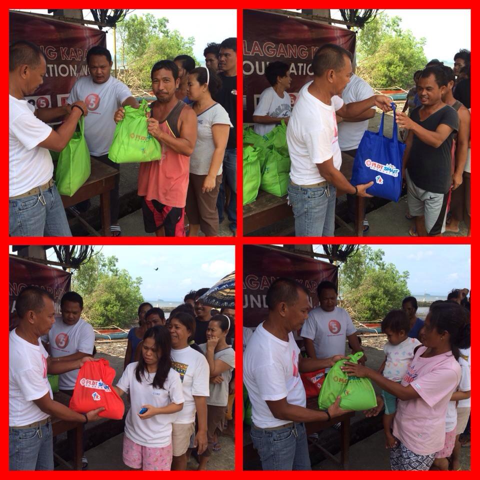 sylvester_m's tweet image. Pagsasabuhay ng panawagan ni #DearPopeFrancis ng #MercyandCompassion @alagangkapatid serves typhoonhit VillarealSamar