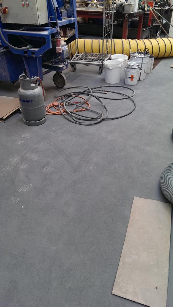 Special_Protect's tweet photo. In de ochtend aangebracht en in de middag in gebruik genomen. #industrievloer #polyurea #hotspray. http://t.co/rTeOK8SFQN