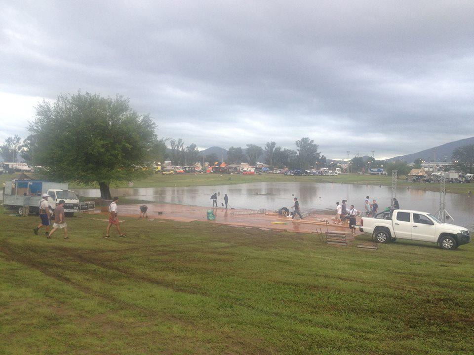 BARTHRacing's tweet photo. Deštivé počasí na Dakaru #Dakar2015 http://t.co/WuIH6OPS6F