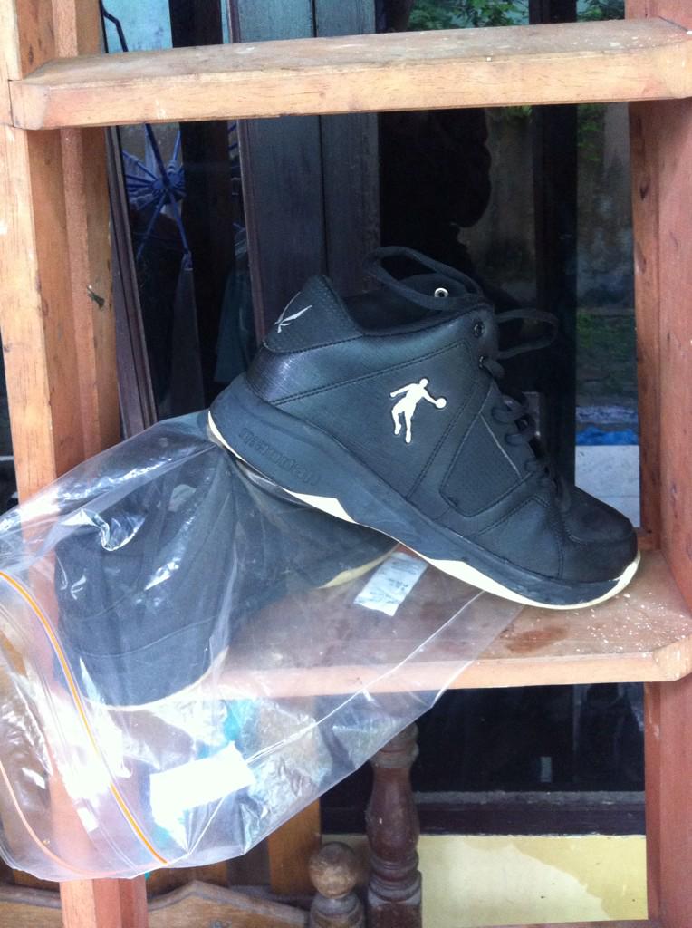 Secondkribo's tweet photo. Sold 🙏 http://t.co/wRGV4Wj4RK