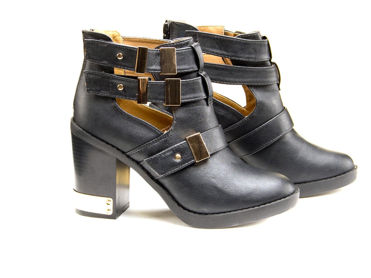 axparislowry's tweet image. Come down and try these ankle boots instore in our best ever Winter Clearance Event! #trendy