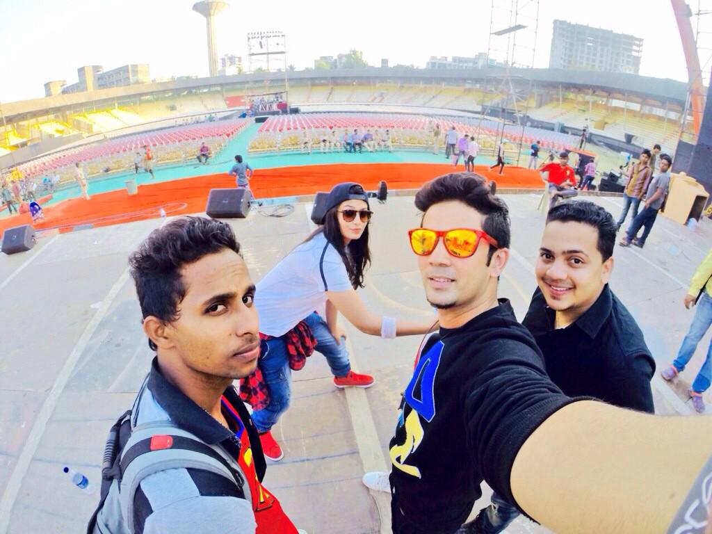 AbhishriSen's tweet photo. Aye waddup man? ✌️ http://t.co/0Elfntu5Lm