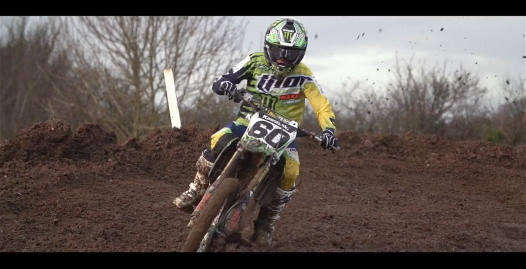 The Kawasaki @MXTeamGreen squad turn on the style for the camera in this new video... mxvice.com/media/videos/2…