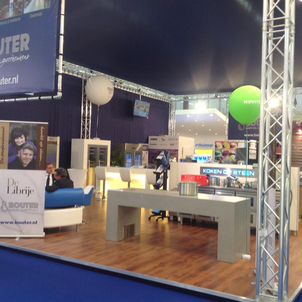 FrankVerschure's tweet photo. Laatste kans op demo koken op steen kom naar Amsterdam #horecava #bouternl stand 02.204 vanaf 11.00 uur. http://t.co/Pv99roDunl