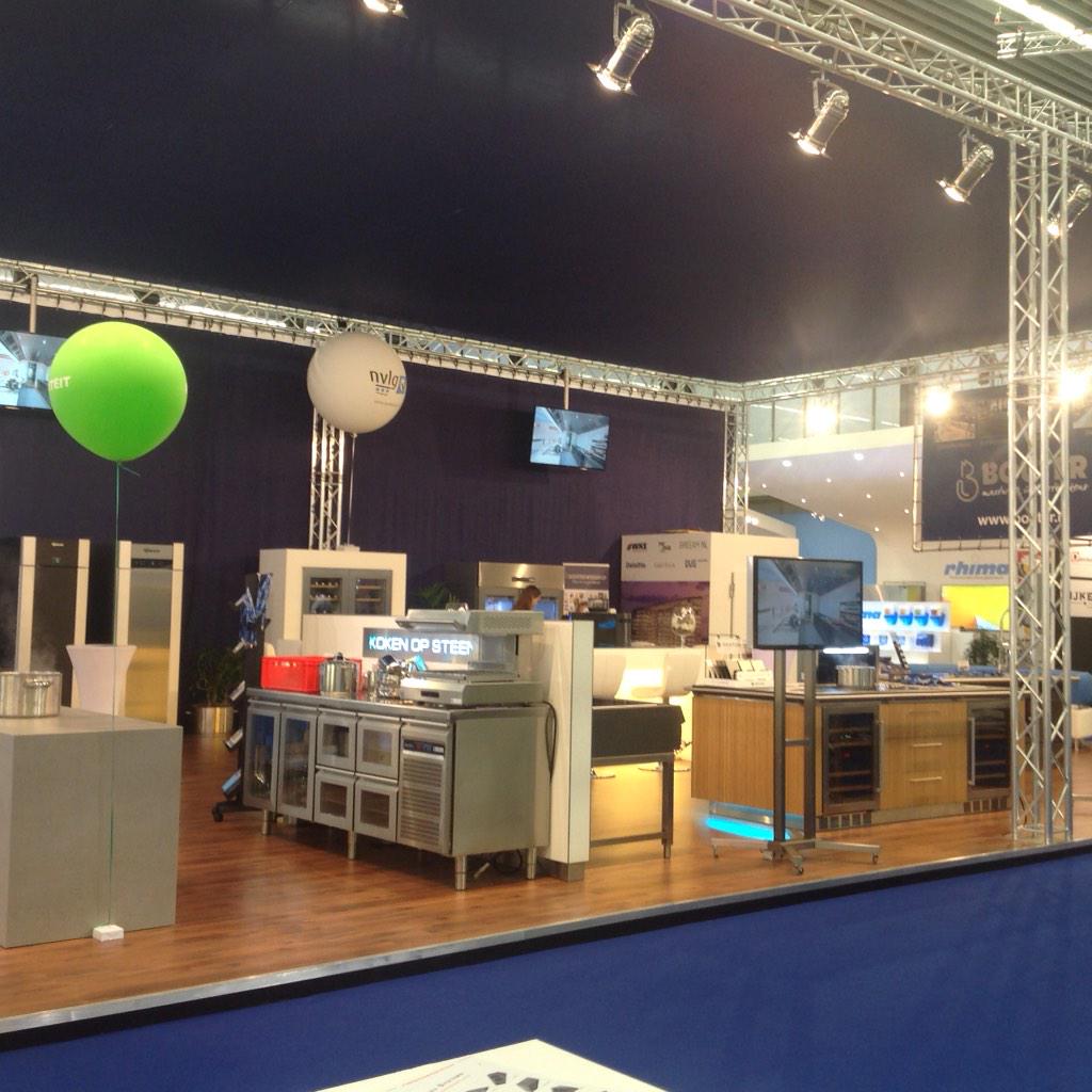 FrankVerschure's tweet photo. Laatste kans op demo koken op steen kom naar Amsterdam #horecava #bouternl stand 02.204 vanaf 11.00 uur. http://t.co/Pv99roDunl