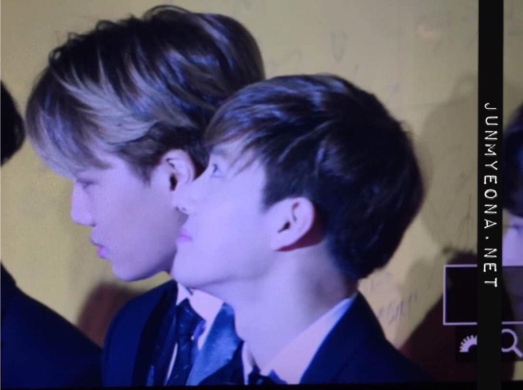JUNMYEONAdotNET's tweet photo. 140115 Red Carpet #Suho #수호 http://t.co/AEElLR2rVl