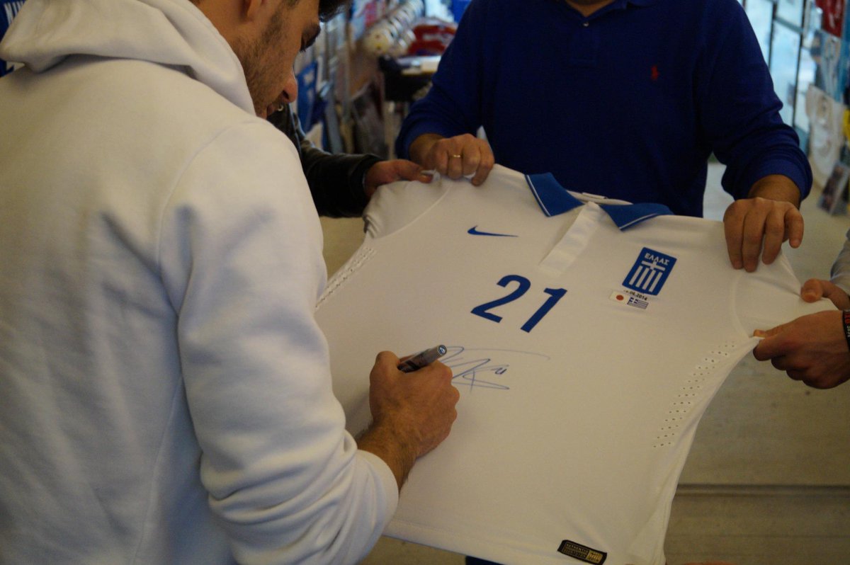 View image on Twitter