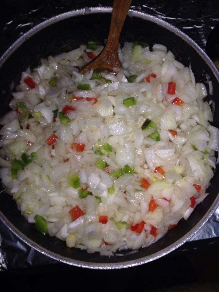 hugopcabaleiro's tweet photo. Una de las cosas que aprendí de GH, ayudarle a mi mami a hacer la comida 😁✌️ http://t.co/ka7Q9YmxHr