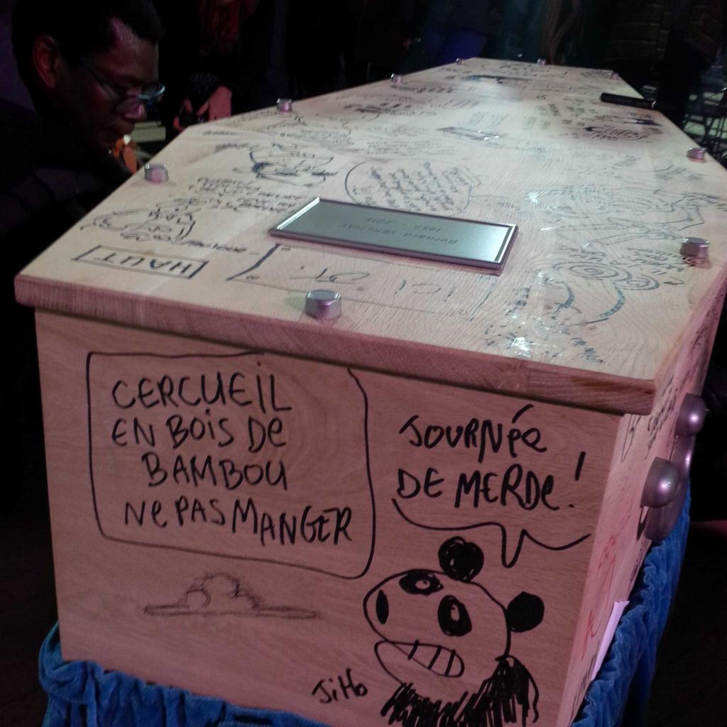 Obsèques de #Tignous  à #Montreuil
 Une journée de merde pour les pandas