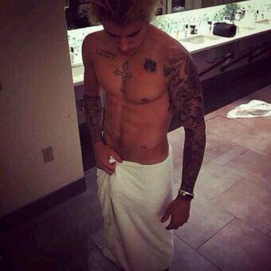 ilrumoreinme's tweet photo. Quante a scuola? 😭
Io. 🙋
#ItalianBeliebersAreReadyFor2015 http://t.co/OMqm09ajUg