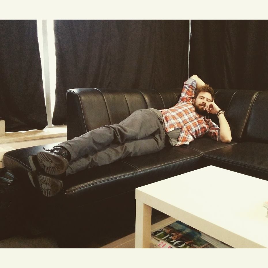 studiostawki's tweet image. Fotografia jest modna. Bycie przystojnym (drwalem) jest modne. Jak modny jest zatem Greg? Bardzo. @GregKlukowski