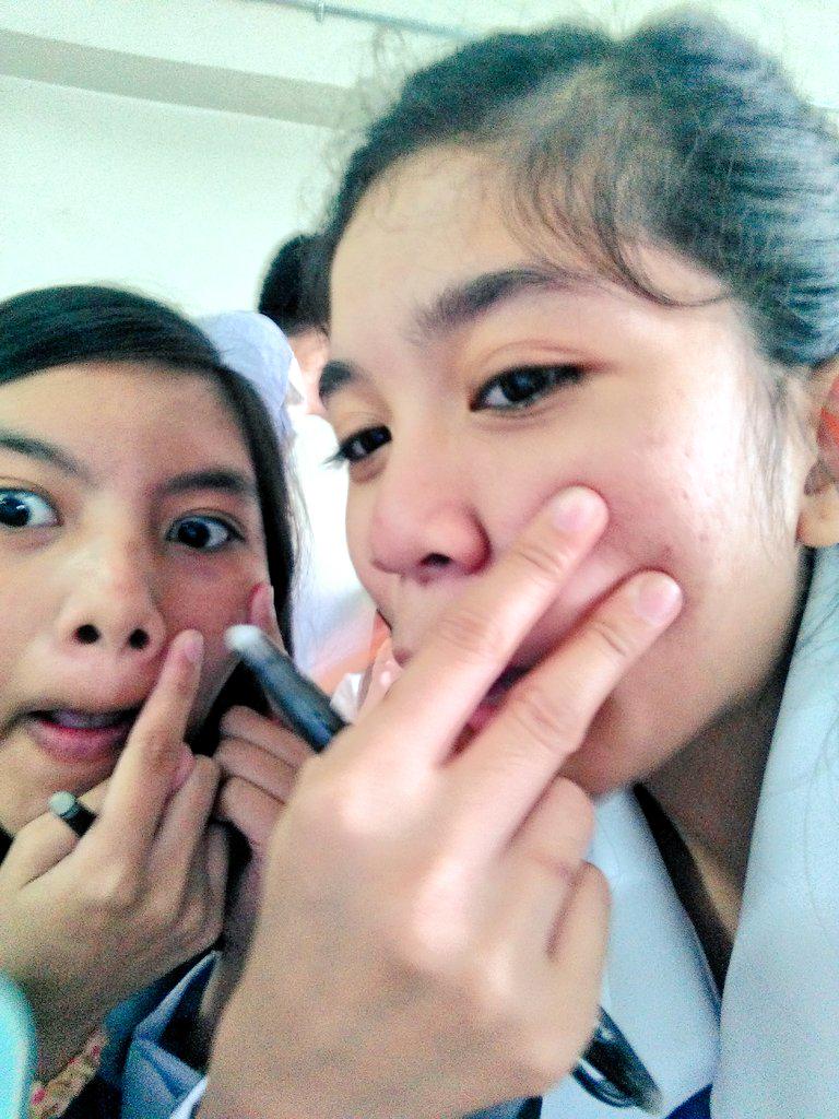 ginniebitheee_'s tweet image. wahahaha @roginamarjoreyy #pimpleproblems #gandalang #pimplepose #wecare #tongueout #gandanatin #gandakolalo #funneh