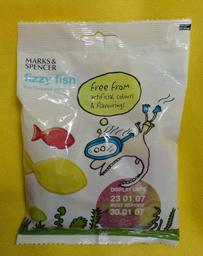 hjbees's tweet photo. Let's all get together to bring back M&S fizzy fish, king of sweets. UNITE! #bringbackfizzyfish http://t.co/Xra4otK44d