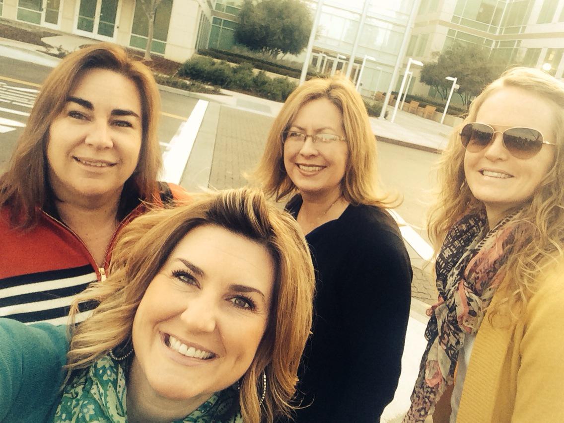 mrsfadeji's tweet image. Morning selfie at 1 Infinite Loop with @lorideen @chaugen @CAshleywilliams #visionsetting #petk12 #hangingwithtim