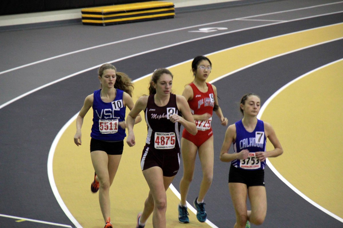 gmeltzfoto's tweet image. Conference 2 at St Anthony's 14JAN15 -- Girls and Boys Distance @NassauTrackConf #sec8 #teammates