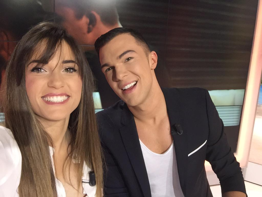 NRJ12lachaine's tweet image. . @CapucineAnav et @nicotouderte aux commandes de #LeMag c'est maintenant sur #NRJ12 ! A vos tweets les amis :)