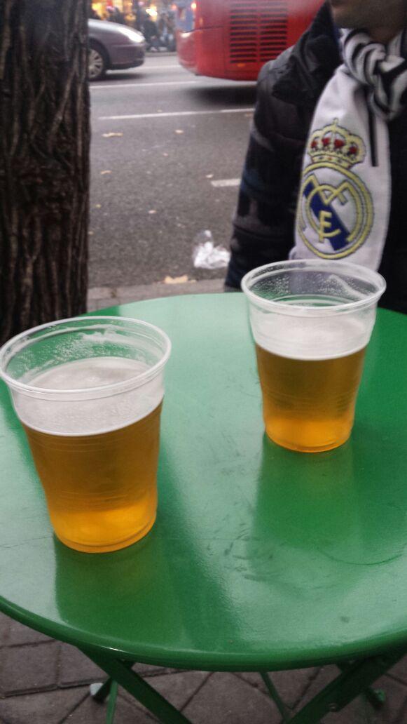 barato27's tweet photo. @igormocambodj @richardcq82 @alvaroruano4. Calentando para el partido http://t.co/opvPE27dIw