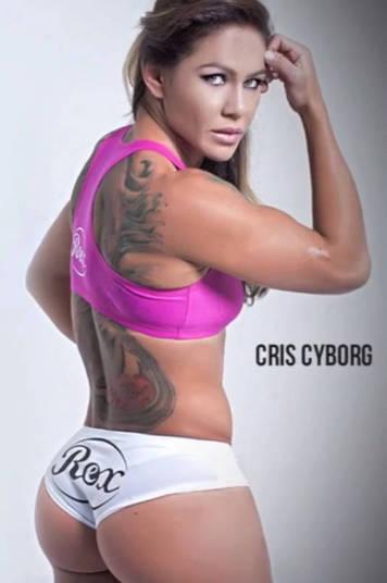 Does Cyborg finish Lansberg in 1 round? 