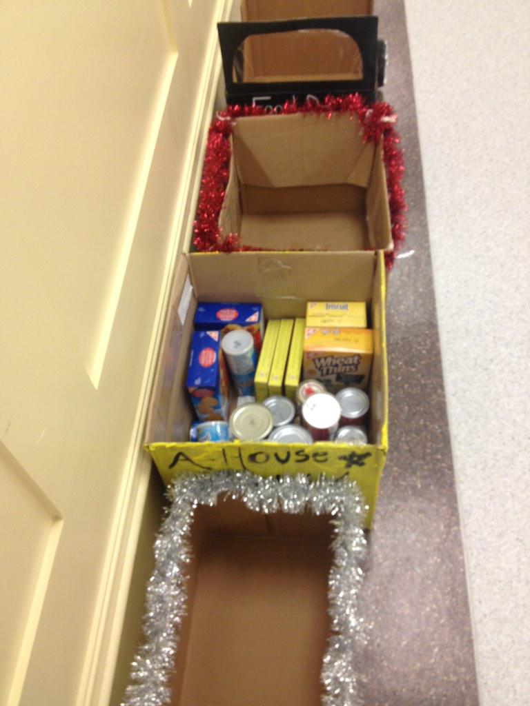 Alexanderhousse's tweet photo. A house takes the lead In the food drive! #Ahousecares http://t.co/ZbVWqXJEd8