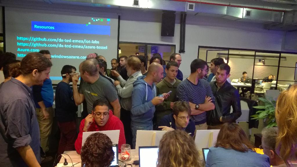 reichenseer's tweet photo. Rushing for devices #AzureTLV http://t.co/DktVDy26ne