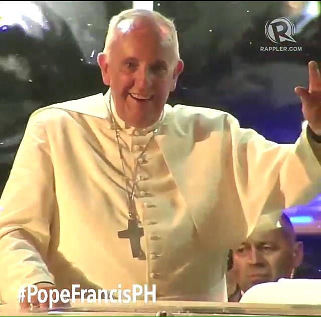 KasXy22's tweet image. rappler's video instagram.com/p/x35RqBmtWG/ Most sincere smile! #PopeInPH #PopeFrancisPH #MercyandCompassion