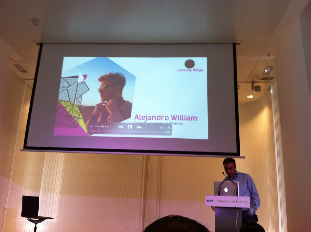GEMITAPEREZ's tweet photo. Olé! Ese compi de @MSMK_ hablando de tendencias. @CIBBVA #MktThinker #mktthinkers http://t.co/5F8Oj54yFR