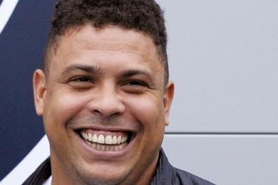 NewsFoot_'s tweet photo. Le Brésilien Ronaldo prêt à rejouer ?http://t.co/5cO4npIcB4 http://t.co/clkyQ3mz47