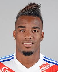 NewsFoot_'s tweet photo. Alexandre Lacazette vaudrait 50 millions ou plus d'après un sondage 

http://t.co/40b650qtQY http://t.co/KszN7skFFB