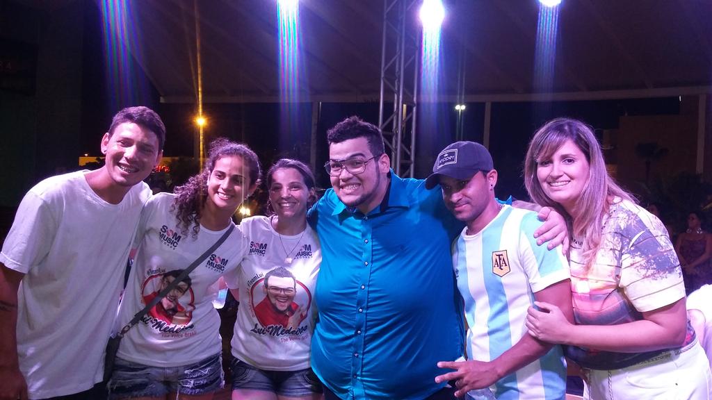 moniqgomes's tweet photo. Amei o show no new york!!!  Quero maissss!!!!! 
#luimedeirosomelhor #luimedeirosquerobis
@barrashoppingrj http://t.co/MKHxbgb2GR