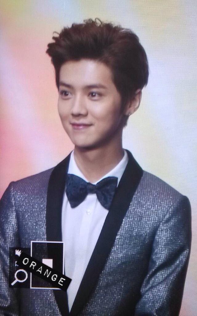 [PREVIEW] 150115 2014 Weibo Awards Night [100P] B7ZG2YvCcAI2sI_