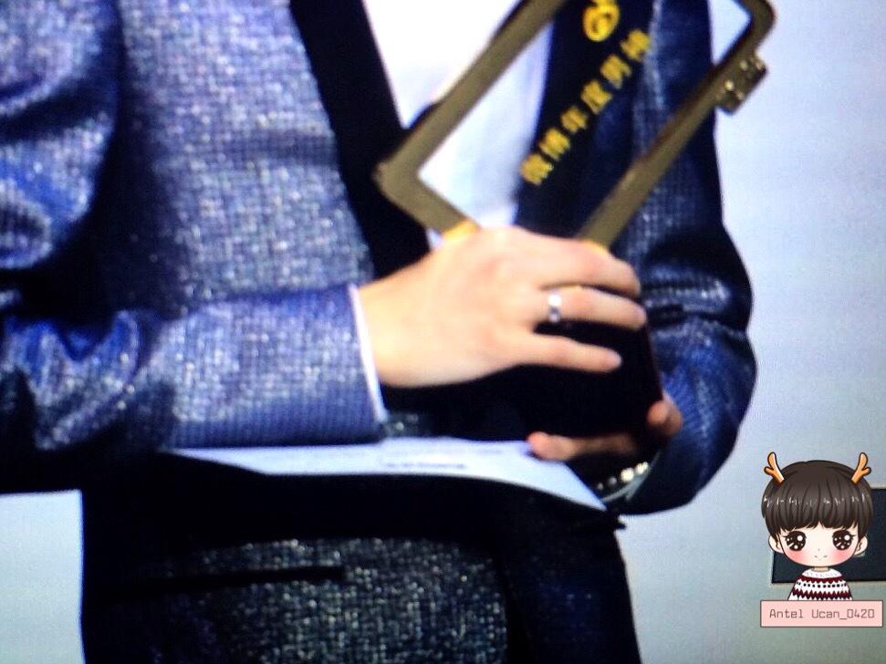 [PREVIEW] 150115 2014 Weibo Awards Night [100P] B7ZGMlMCYAA1AA-