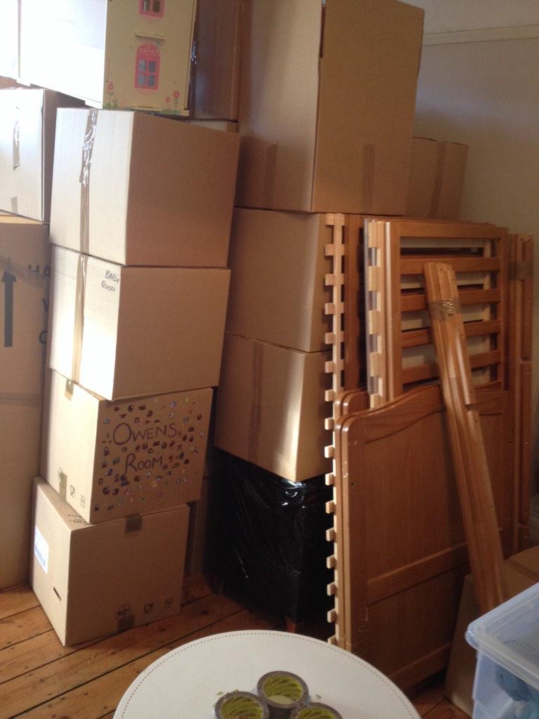 grantcampbell's tweet photo. Who says moving house is fun?? #organised chaos #nospacetomove http://t.co/LrrAymO3kD