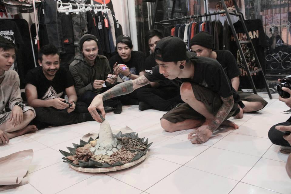 REVENGETHEFATE's tweet photo. ini pas di tegal RT @Echot66 aminnn :D @REVENGETHEFATE http://t.co/kilwyYSWif