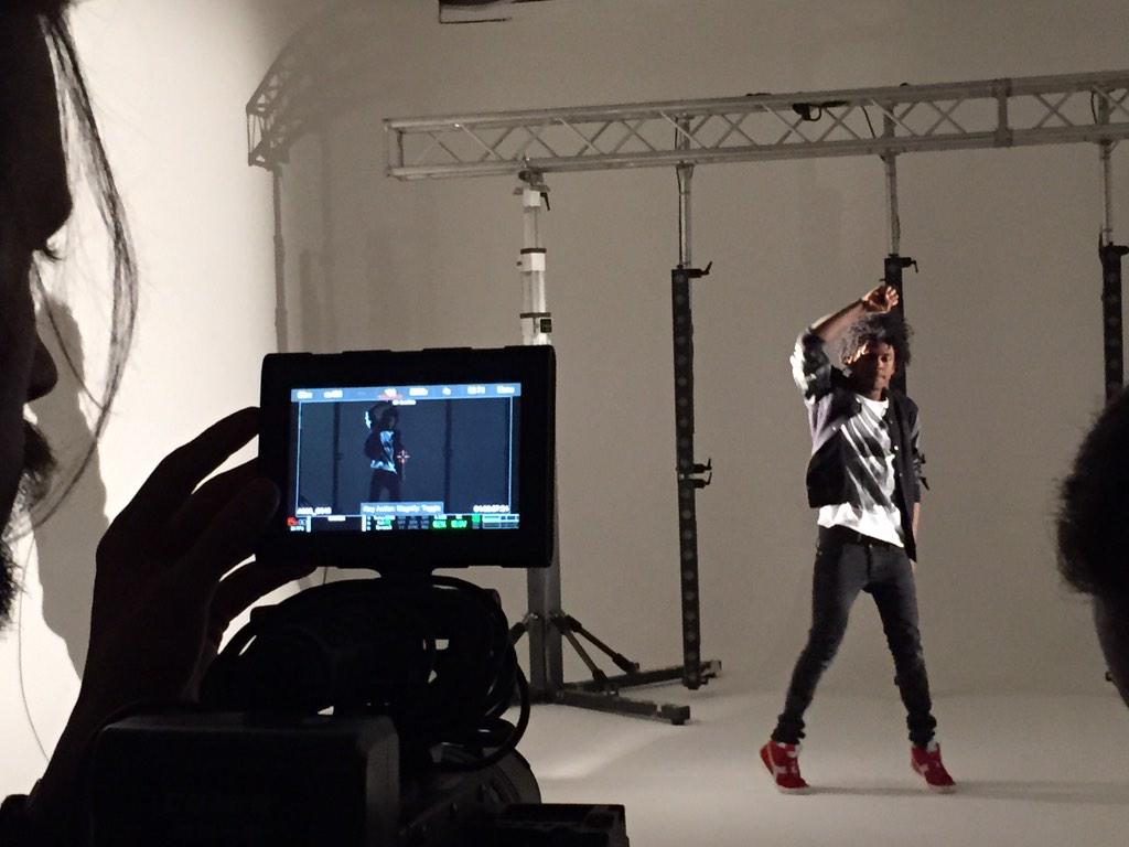 leinerofficial's tweet photo. Anteprima numero 4! Ready? #tqccr #videoclip http://t.co/msPyUarBA0