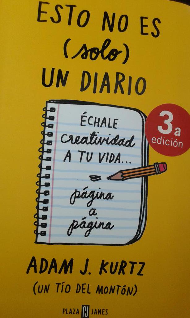 colgada93's tweet photo. Muchas gracias mis princesas ya he empezado la primera página :) @lauu93 @IreneSonrisa @miriam2993 @Dama_92 os quiero http://t.co/KQMHZsHEdy