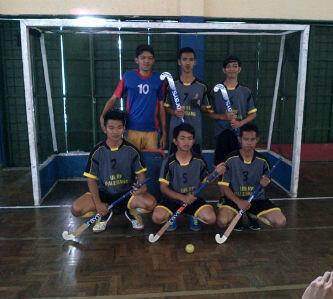 tim putra hockey UIN RF Palembang dalam IHRPT ke-XXIX di disjas TNI-AD cimahi,yg diadakan ITB. Cdangan hnya ad 1 uy