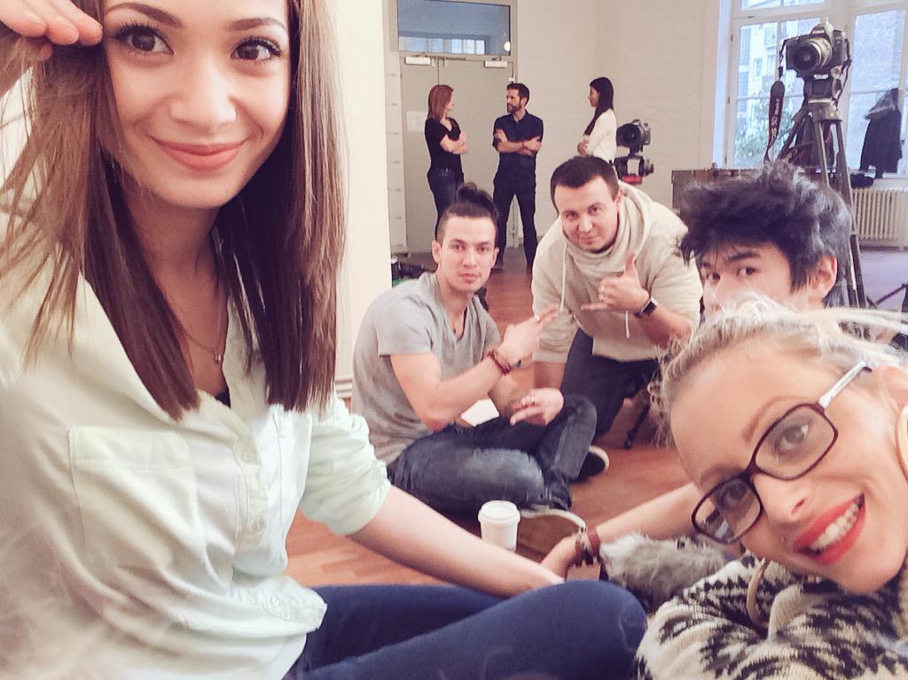BerniWagner's tweet photo. “@PaolaMariaONE: Drehen :) @SwieSASHA @Cheng_Loew @Barbie_Rella @shokosupreme  ✌️✌️✌️ http://t.co/WXcZA3wkq5”