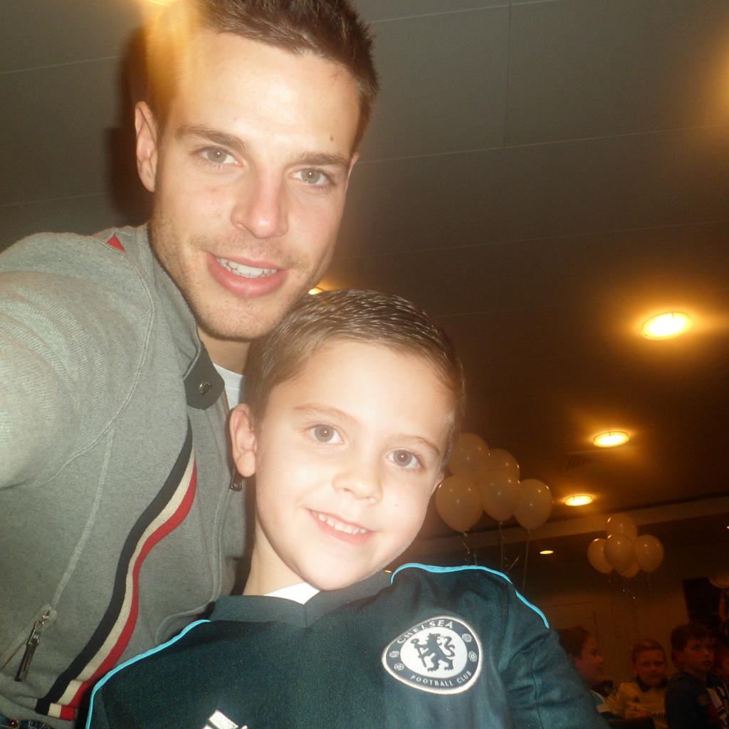 Cody at the kids chelsea party can he have a retweet this is one of his favourite pics <a href="/ChelseaFC/">Chelsea FC</a> <a href="/CesarAzpi/">César Azpilicueta</a>