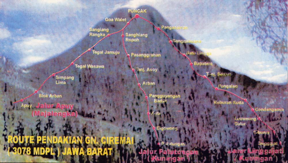 Gunung ciremai (jawa barat) memiliki 3 jalur yang bisa dilewati. yaitu Linggarjati,Palutungan dan Apuy .