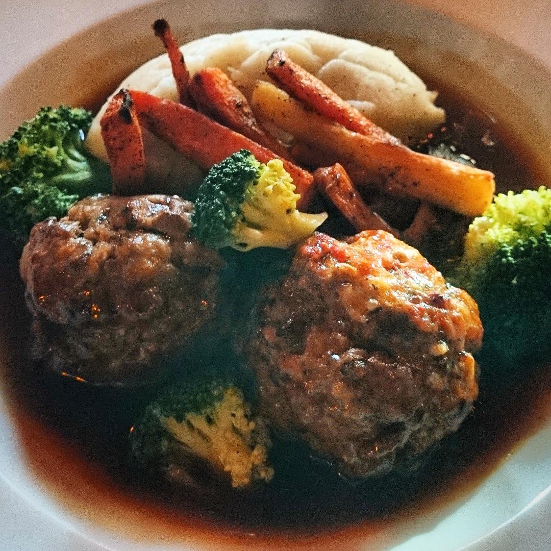 van_zellers's tweet photo. Excellent pork faggots @CoachHorsesPub #amazables http://t.co/NiB3ig7xi0