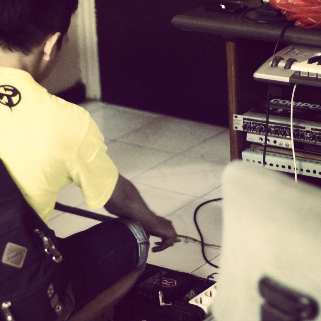 Melalui karya yang baik, hidupmu akan lebih berarti..met istirahat :) <a href="/studio77bogor/">Studio 77 Bogor</a> •SMS 083866779999 •PIN 52786E65