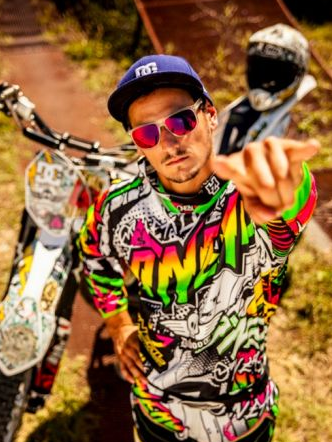 VIRGINRINGO's tweet photo. Tutta @VirginRadioIT è vicina agli amici #DaBoot per l’improvvisa scomparsa di #KevinFerrari.
#RIPKEVIN #PrayForYou http://t.co/ONejK5k40t”