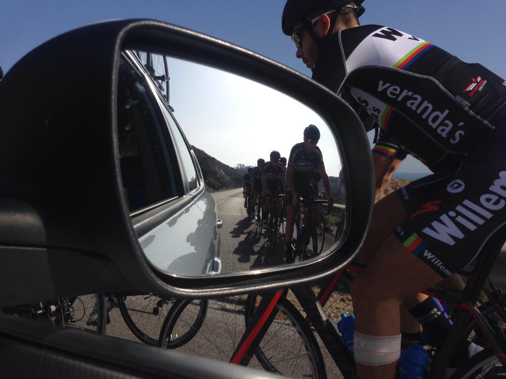 Neaforma's tweet photo. Sur la route! #trainingamp #mojacar @VerandasWCT http://t.co/8REflJHamd