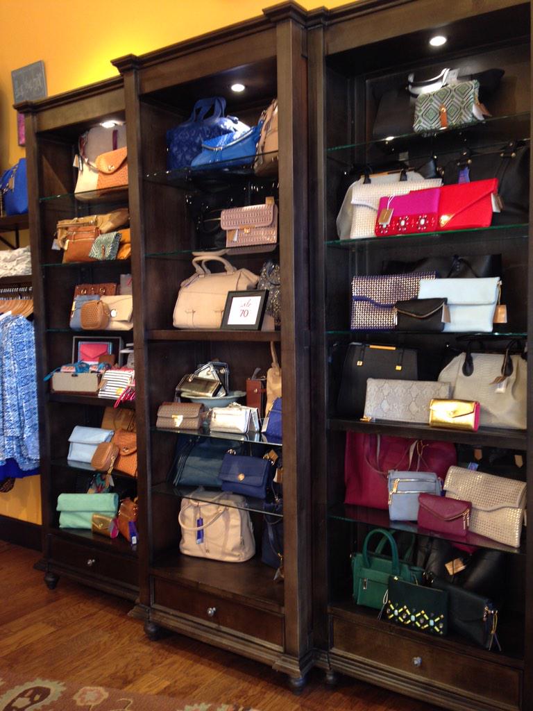 Shop_Wareham's tweet photo. Shop handbags galore @shopfrancescas! #warehamcrossing http://t.co/7MaYze0SoN