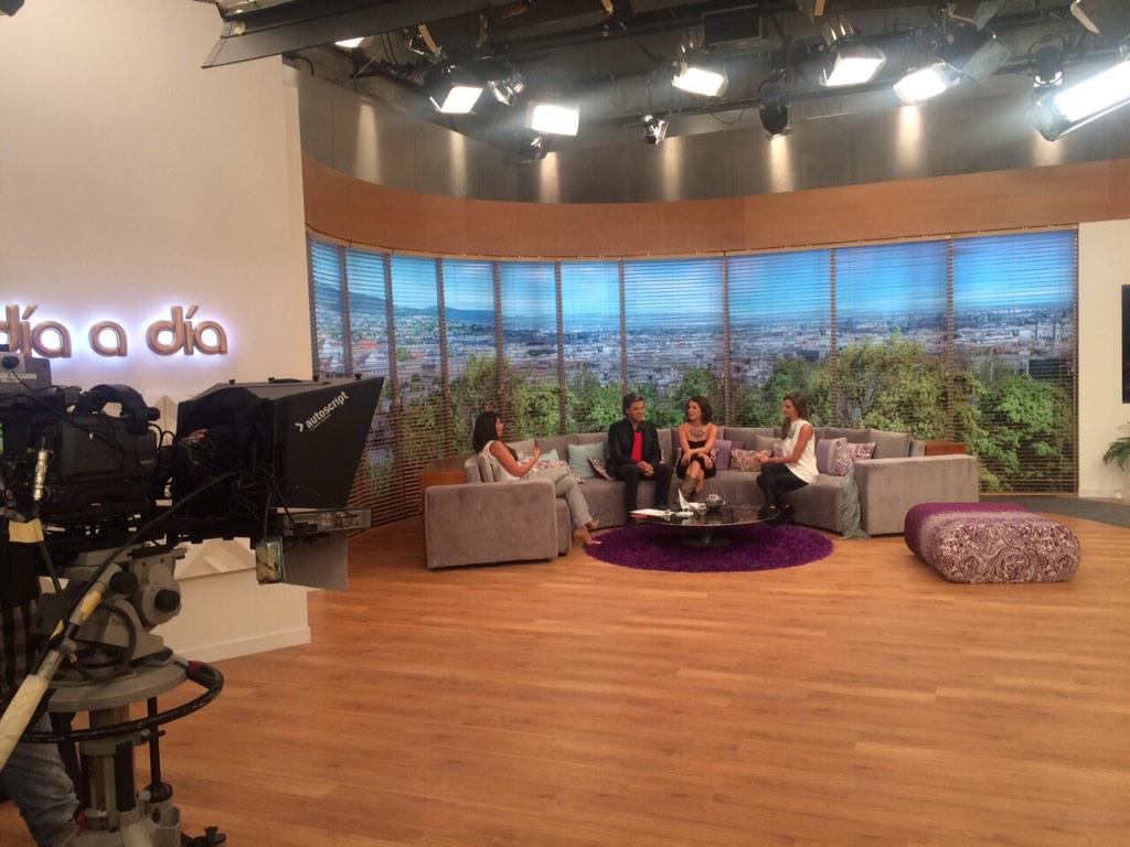 Ancillarytalent's tweet photo. @conycamelo @luiseduardoarango ya mismo en @CanalCaracol @DiaaDiaCaracol no se lo pierdan! http://t.co/aj9yledSZz