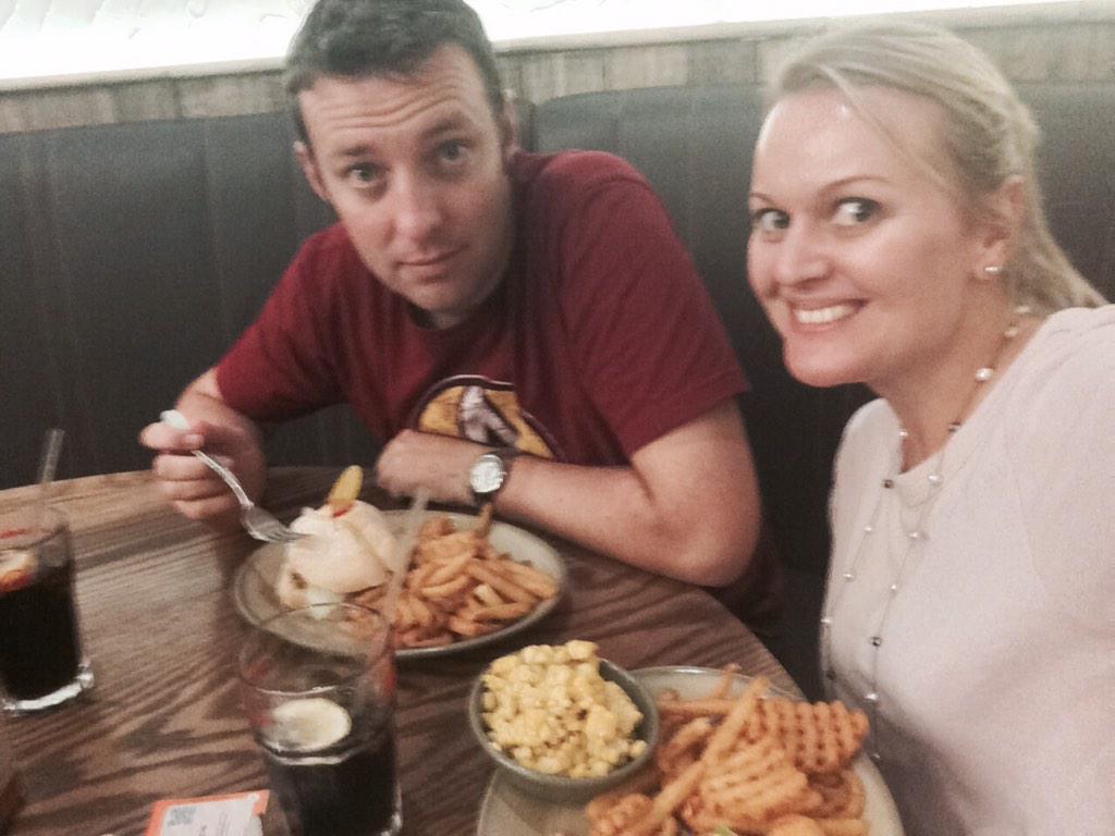 ElrinaSinton's tweet photo. Enjoyed a great meal @nandosuae @alzeina celebrating a special occasion. Nom nom! #goodfood #NandosLove #happycouple http://t.co/hxlGZReo62