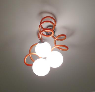 ¡#Lámpara realizada con una manguera de regar!. Obra de #arte diseñada por <a href="/Ohlalamp/">Oh la lamp!</a>