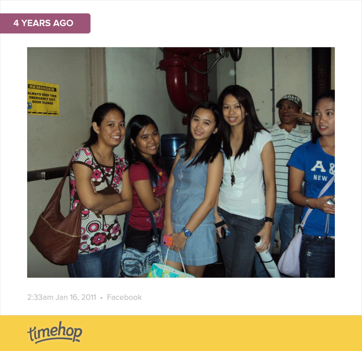 sydneysharmaine's tweet photo. Kakamiss!!  http://t.co/lon819aCh0 http://t.co/vjCDRO5kVG